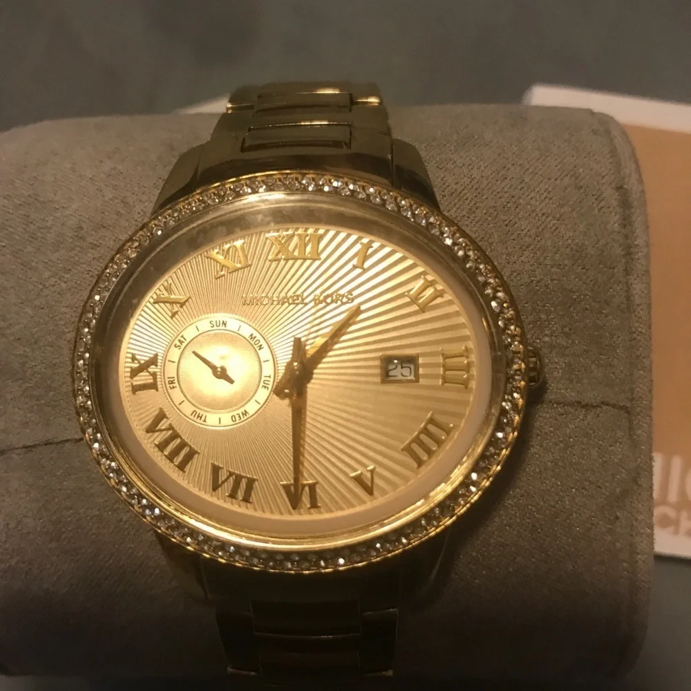 Michael KorsJet Set Oval Glitz Bracelet Watch